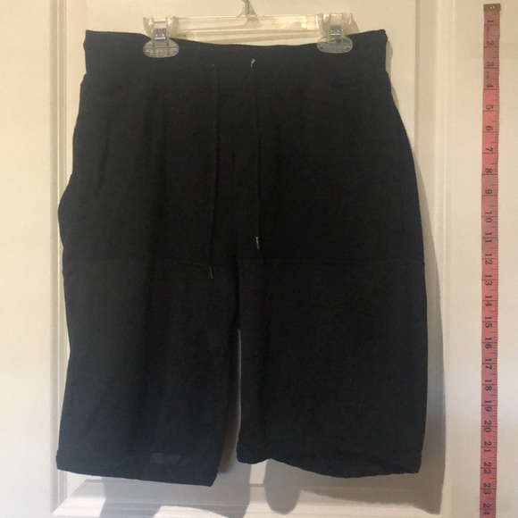 URBAN OUTFITTERS SHORTS - Picture 2 of 10